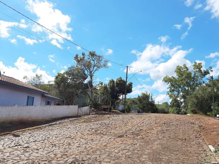Vende-se 2 casas em Novo Xingu RS
