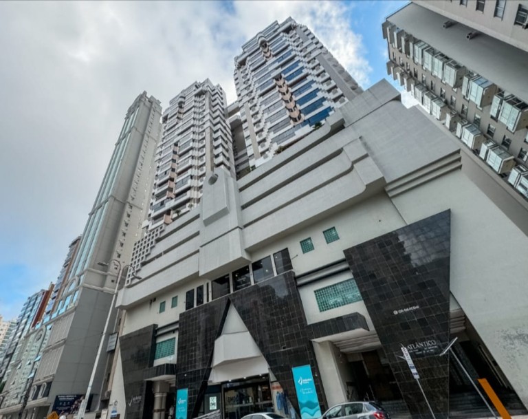 APARTAMENTO MOBILIADO EM BALNEÁRIO CAMBORIÚ-SC