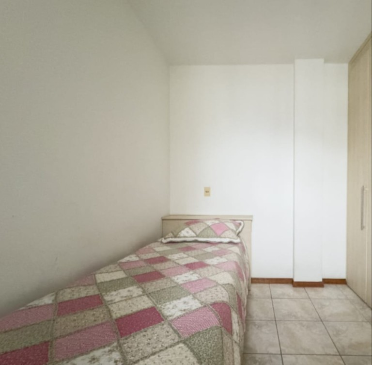 APARTAMENTO MOBILIADO EM BALNEÁRIO CAMBORIÚ-SC