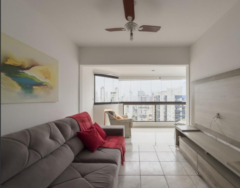 APARTAMENTO MOBILIADO EM BALNEÁRIO CAMBORIÚ-SC