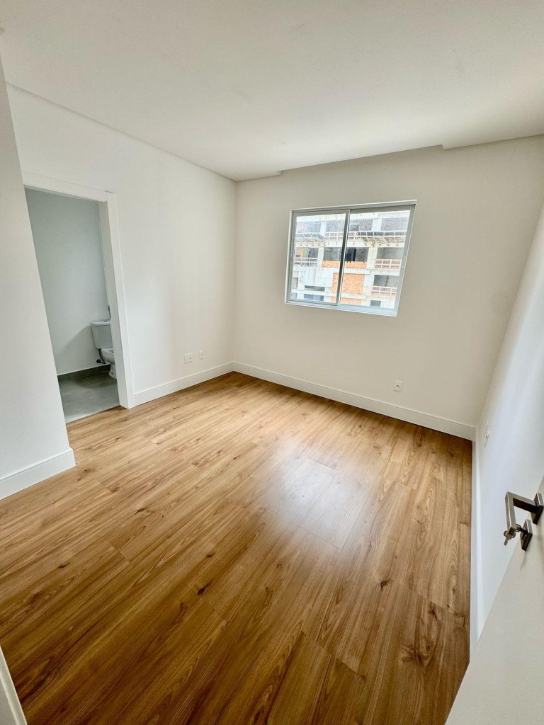 APARTAMENTO NO CENTRO DE ITAPEMA-SC