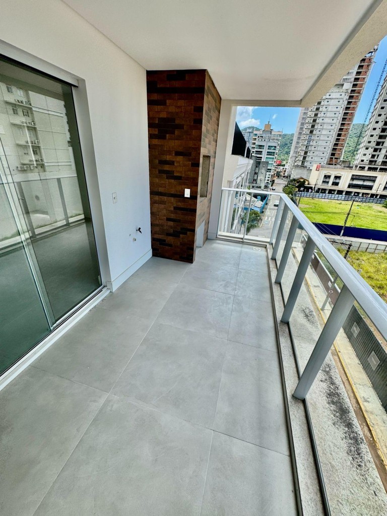 APARTAMENTO NO CENTRO DE ITAPEMA-SC