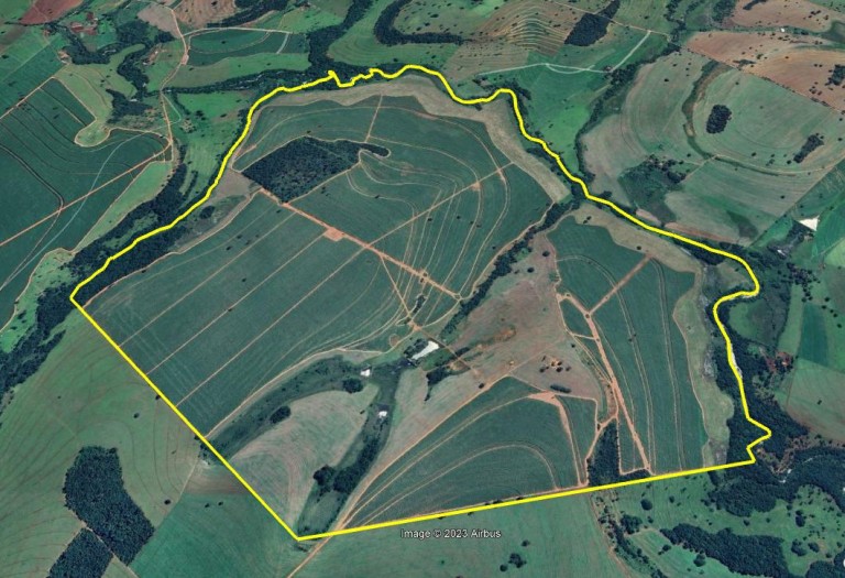 FAZENDA DE 517 HA EM GOIÁS