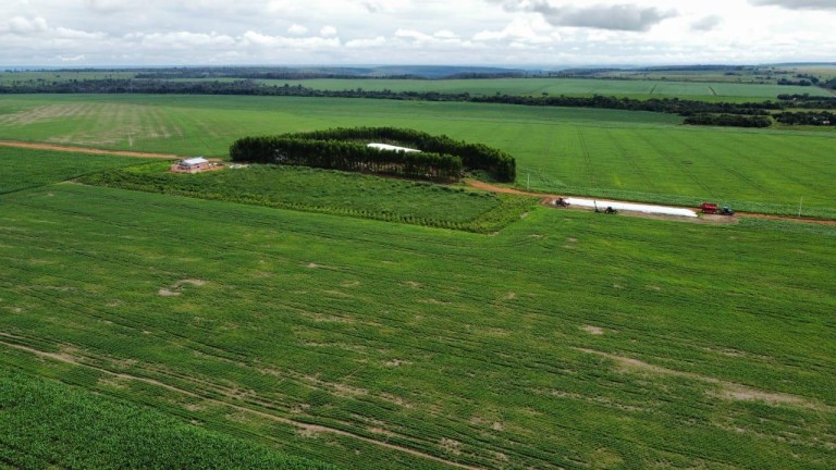 FAZENDA DE 810 HA COM 8 ANOS PARA PAGAR
