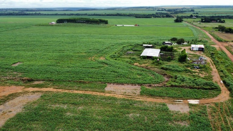 FAZENDA DE 810 HA COM 8 ANOS PARA PAGAR