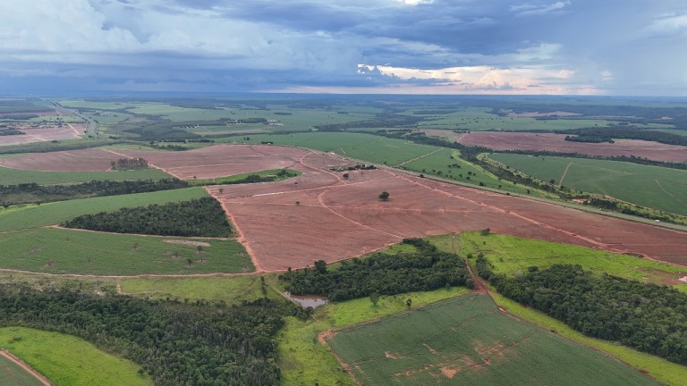 FAZENDA DE 3.600 HA EM GOIÁS
