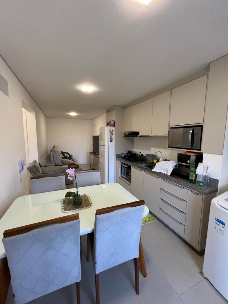 APARTAMENTO SEMI MOBILIADO EM ITAPEMA-SC