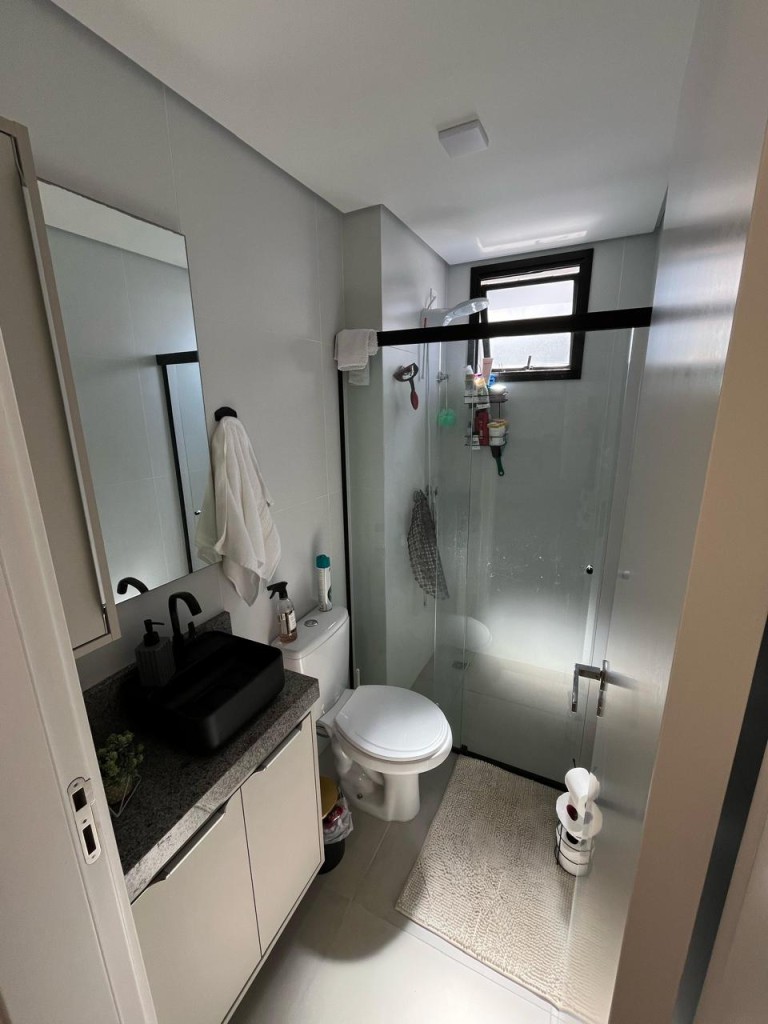 APARTAMENTO SEMI MOBILIADO EM ITAPEMA-SC