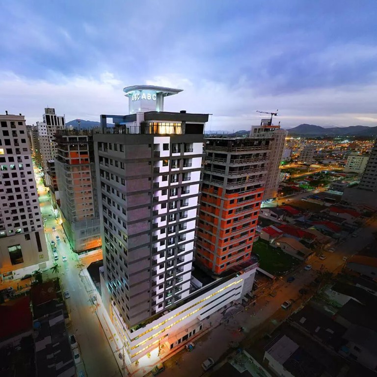 APARTAMENTO SEMI MOBILIADO EM ITAPEMA-SC