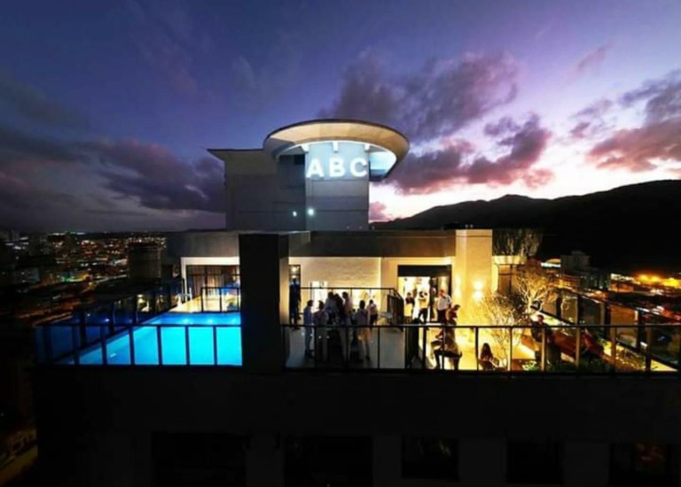 APARTAMENTO SEMI MOBILIADO EM ITAPEMA-SC