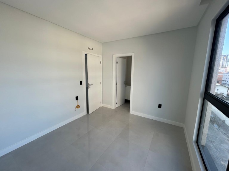 APARTAMENTO MOBILIADO EM PORTO BELO-SC