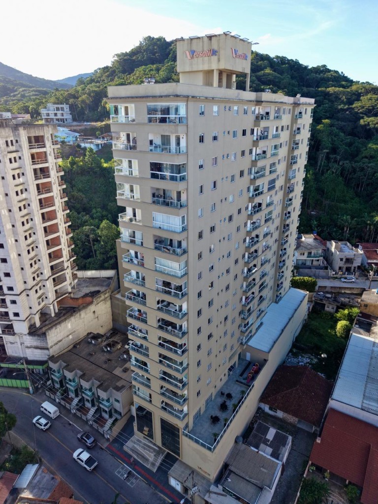 APARTAMENTO MOBILIADO EM ITAPEMA-SC