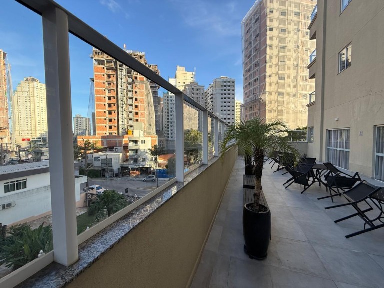 APARTAMENTO MOBILIADO EM ITAPEMA-SC