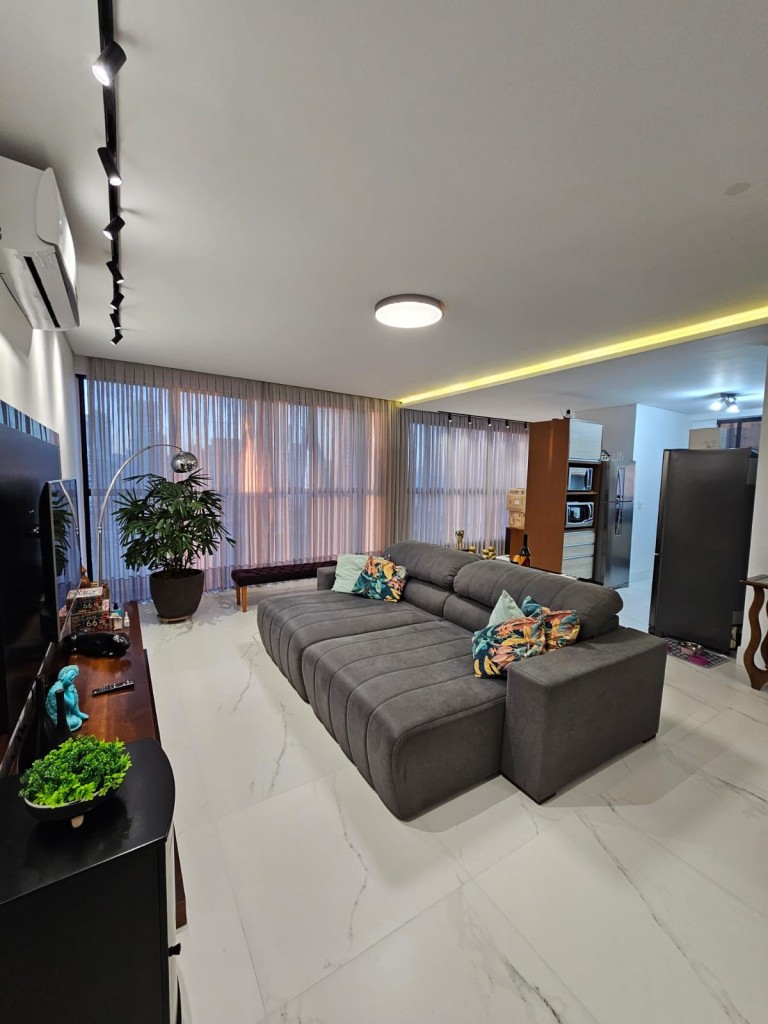 APARTAMENTO MOBILIADO EM ITAPEMA-SC