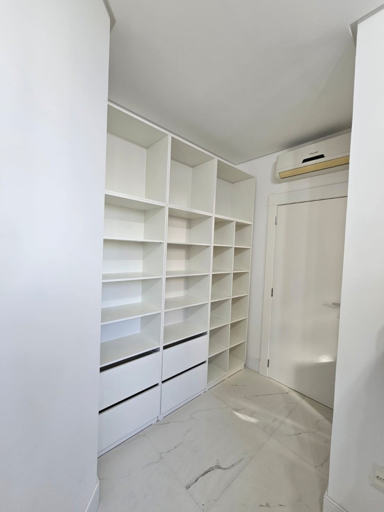 APARTAMENTO MOBILIADO EM ITAPEMA-SC