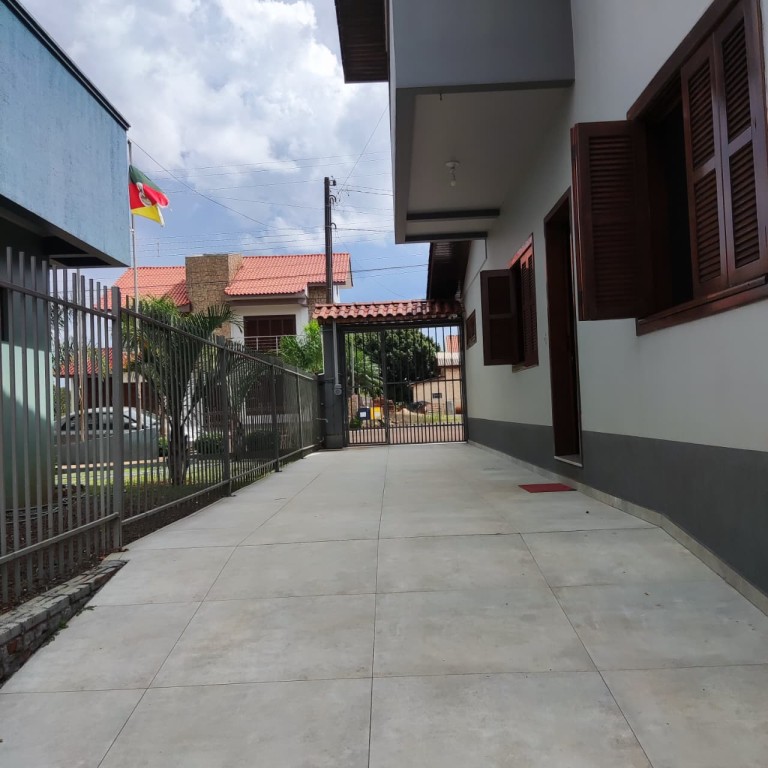 CASA DE 200 M² EM ENGENHO VELHO-RS