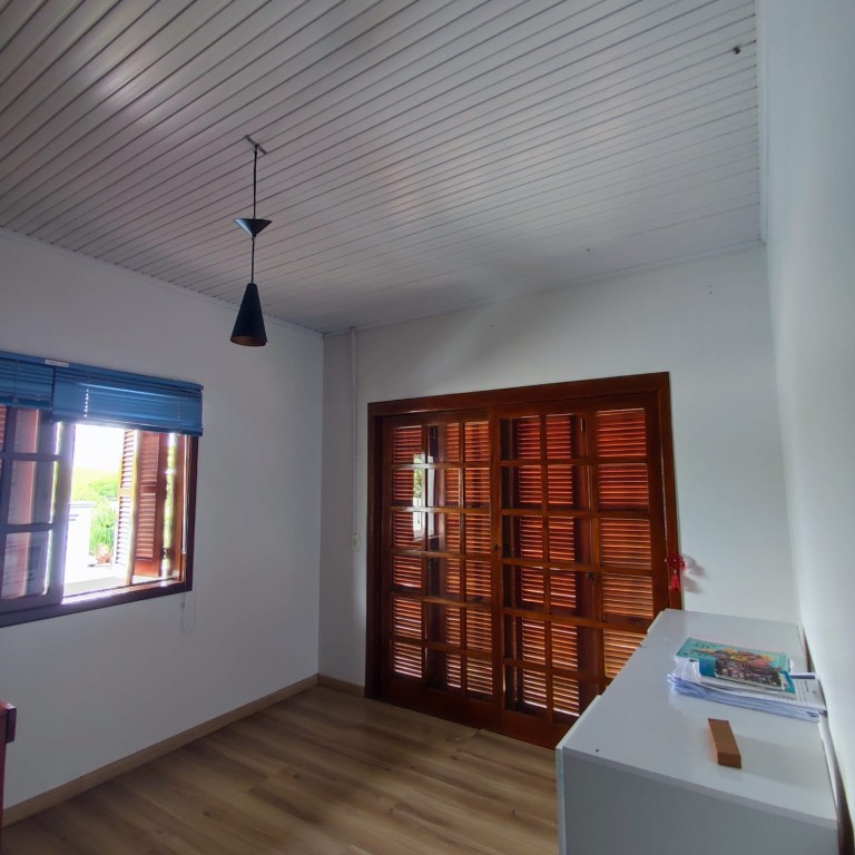 CASA DE 200 M² EM ENGENHO VELHO-RS