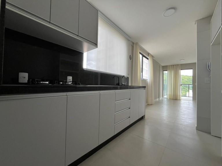 APARTAMENTO SEMI MOBILIADO EM ITAPEMA-SC