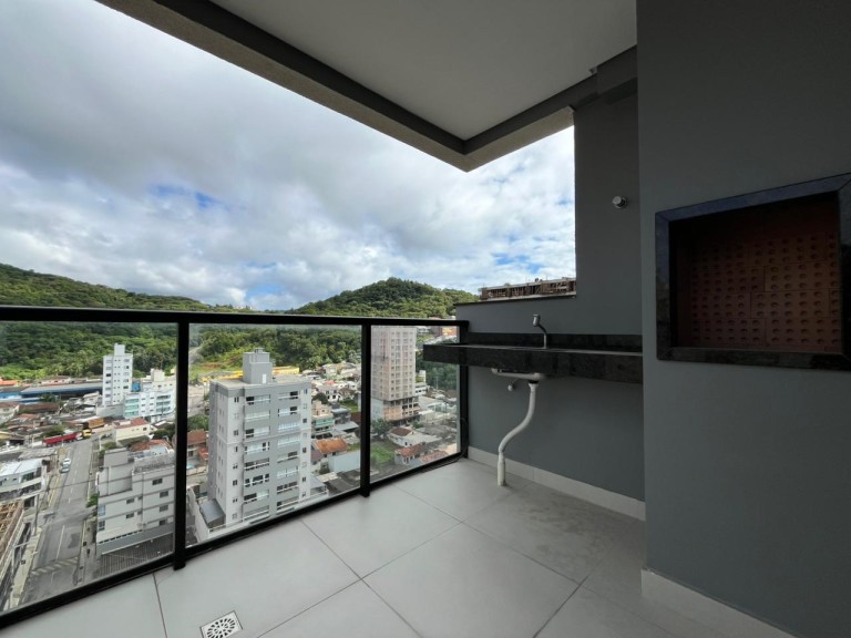 APARTAMENTO SEMI MOBILIADO EM ITAPEMA-SC