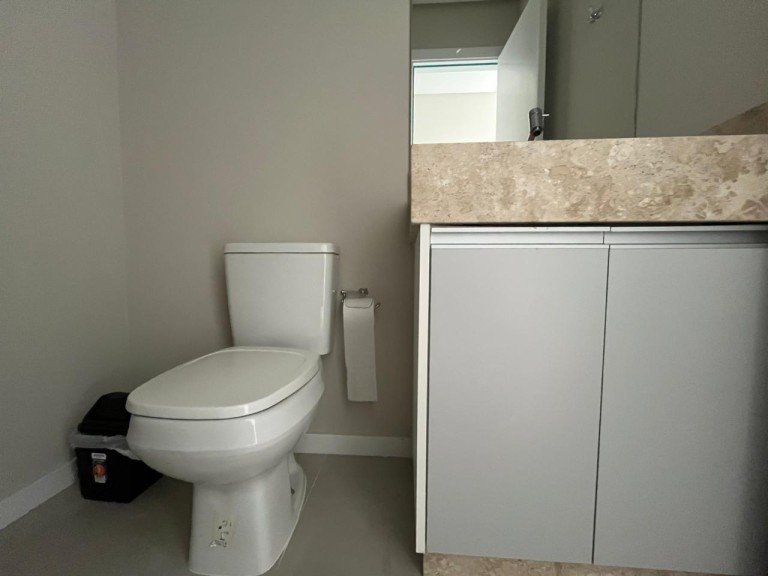 APARTAMENTO SEMI MOBILIADO EM ITAPEMA-SC