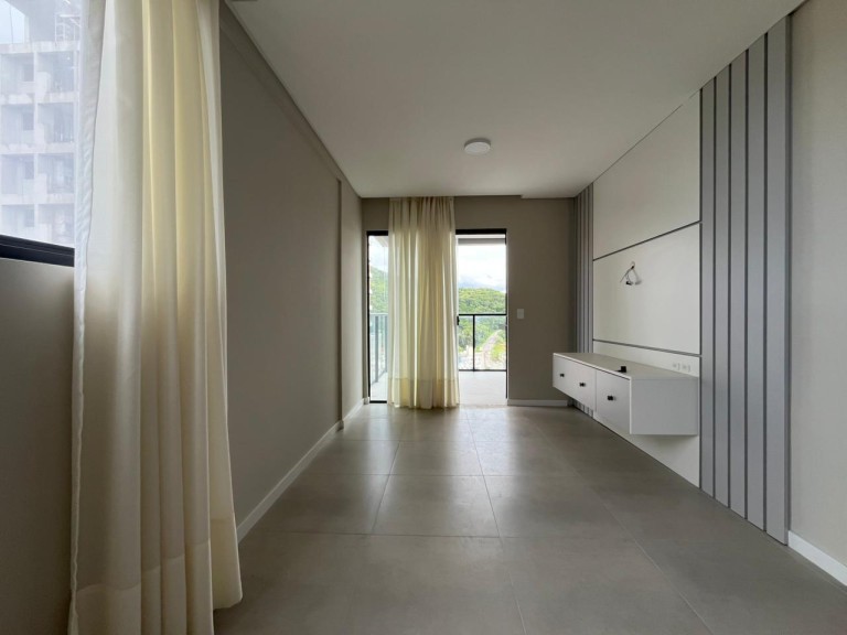 APARTAMENTO SEMI MOBILIADO EM ITAPEMA-SC