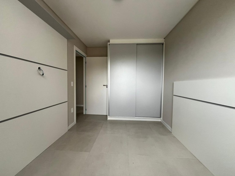 APARTAMENTO SEMI MOBILIADO EM ITAPEMA-SC