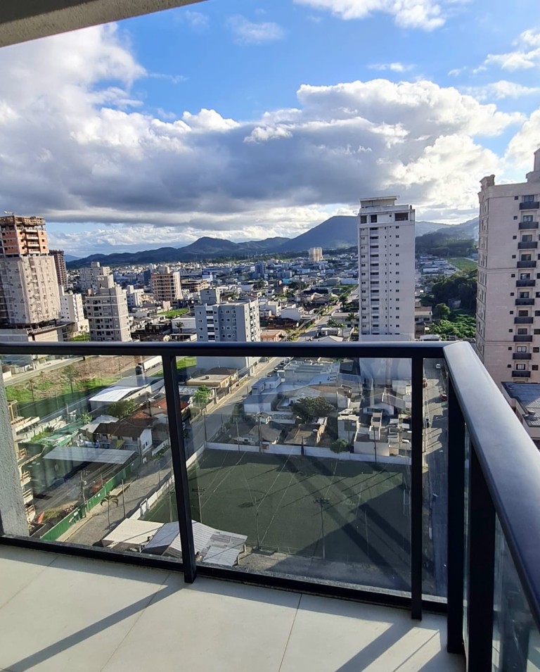 APARTAMENTO SEMI MOBILIADO EM ITAPEMA-SC