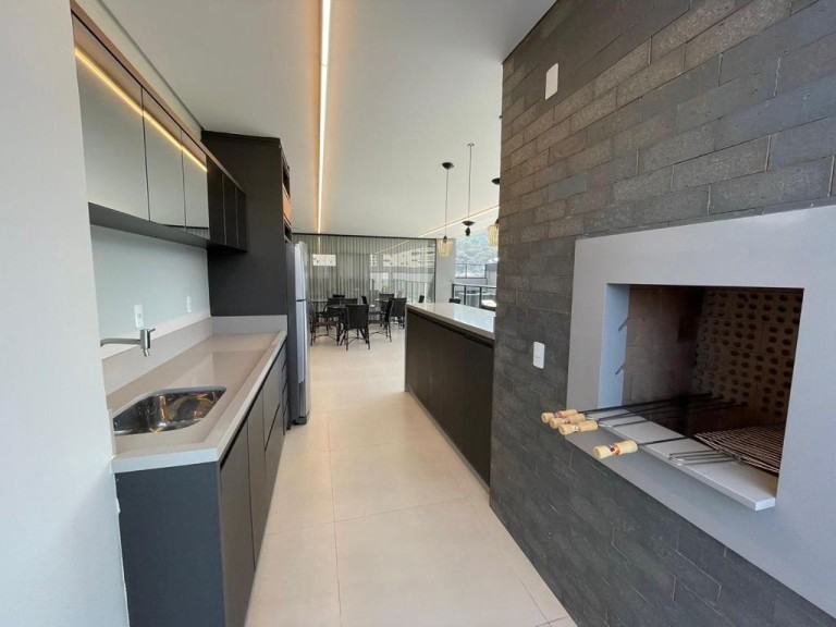 APARTAMENTO SEMI MOBILIADO EM ITAPEMA-SC