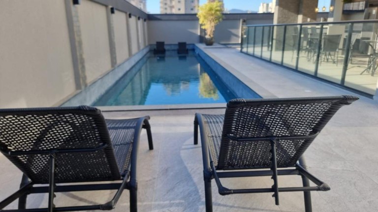 APARTAMENTO SEMI MOBILIADO EM ITAPEMA-SC