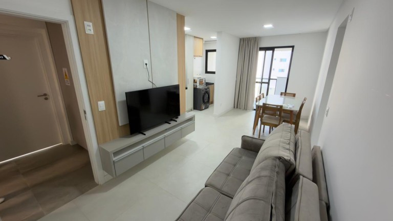 APARTAMENTO MOBILIADO EM ITAPEMA-SC