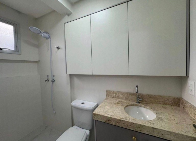 APARTAMENTO SEMI MOBILIADO EM ITAPEMA-SC
