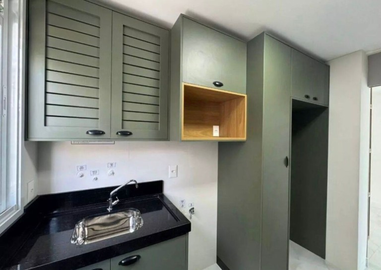 APARTAMENTO SEMI MOBILIADO EM ITAPEMA-SC