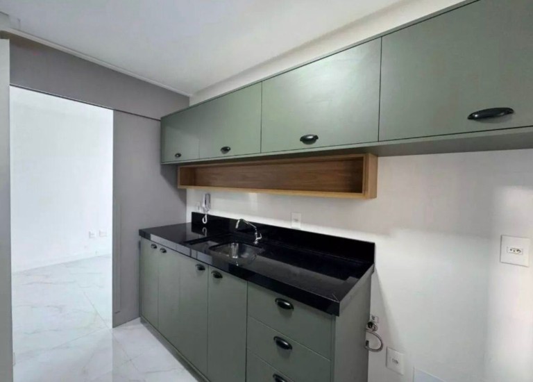 APARTAMENTO SEMI MOBILIADO EM ITAPEMA-SC