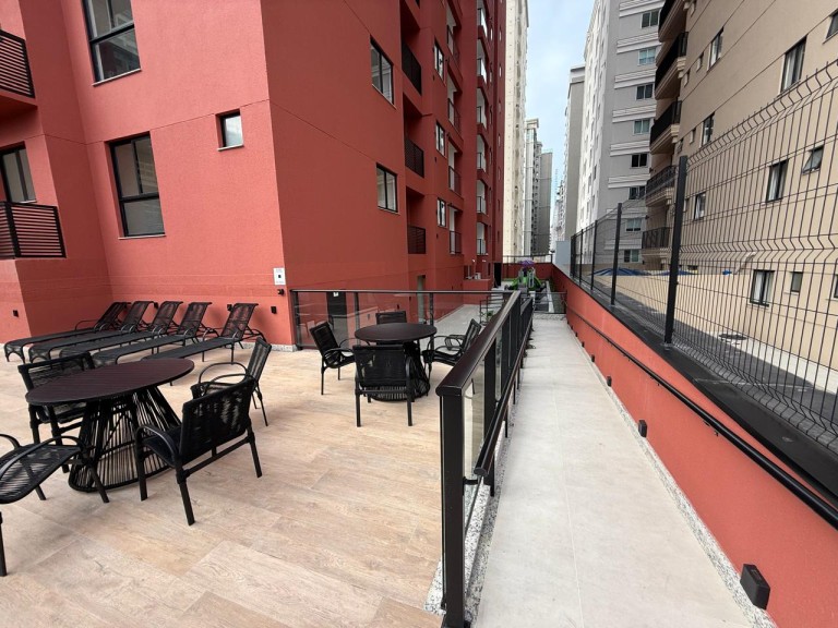 APARTAMENTO DE 70 M² EM ITAPEMA-SC