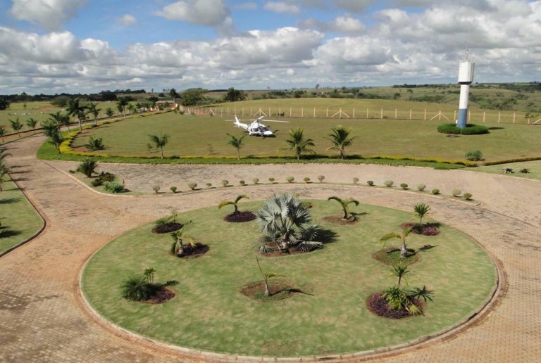FAZENDA PORTEIRA FECHADA DE 163 ALQUEIRES