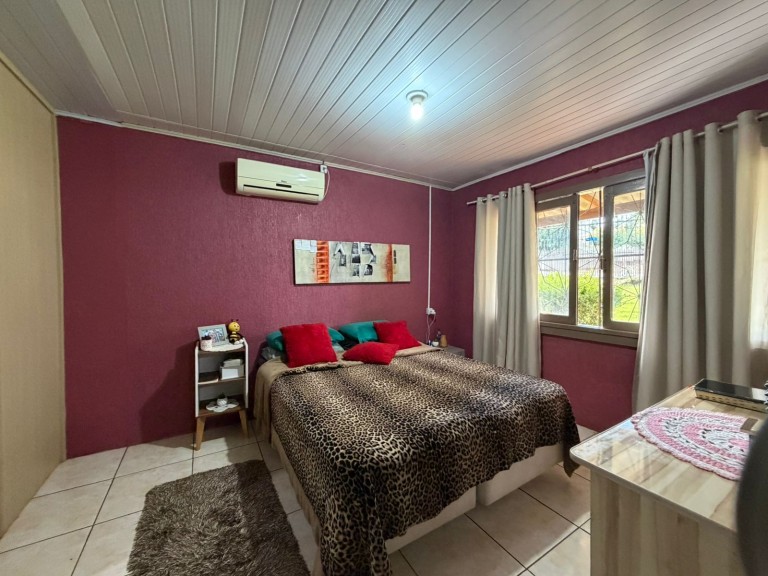CASA DE 300 M² EM RONDA ALTA-RS