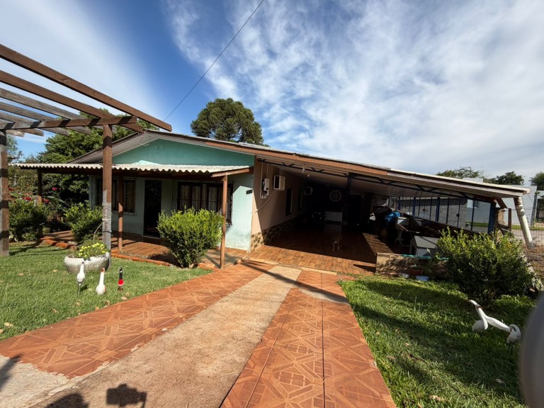 CASA DE 300 M² EM RONDA ALTA-RS