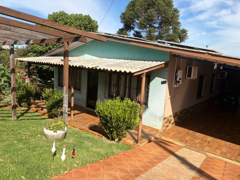 CASA DE 300 M² EM RONDA ALTA-RS