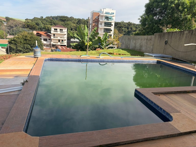 CASA DE 300 M² EM RONDA ALTA-RS