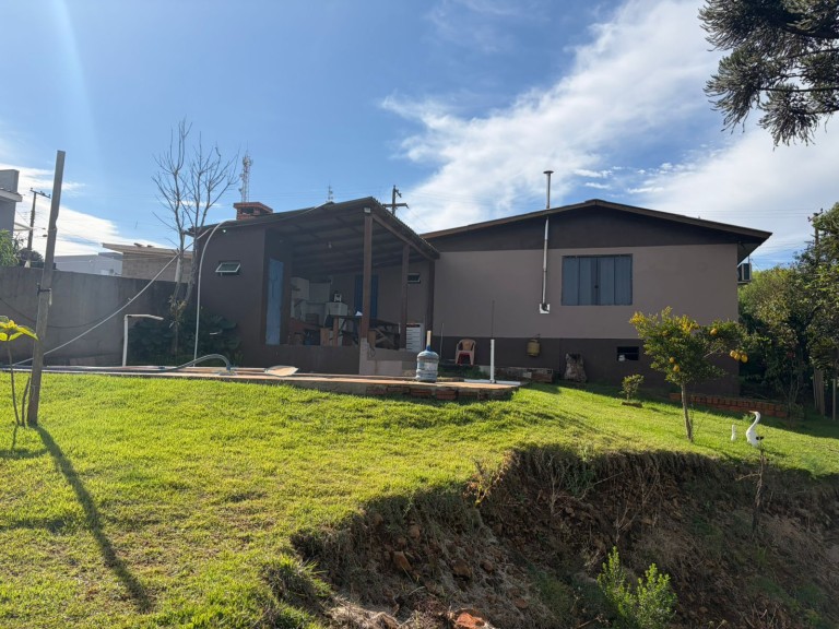 CASA DE 300 M² EM RONDA ALTA-RS
