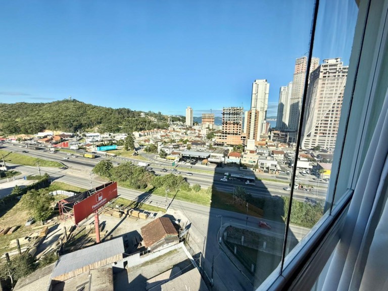 APARTAMENTO MOBILIADO EM ITAPEMA-SC