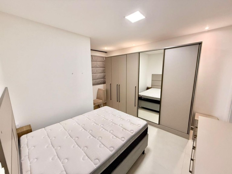 APARTAMENTO MOBILIADO EM ITAPEMA-SC