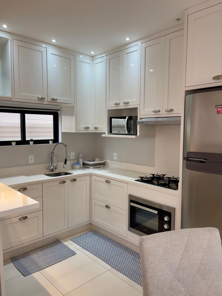 APARTAMENTO MOBILIADO EM ITAPEMA-SC