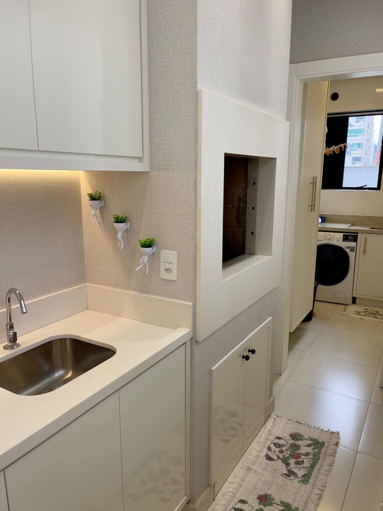 APARTAMENTO MOBILIADO EM ITAPEMA-SC