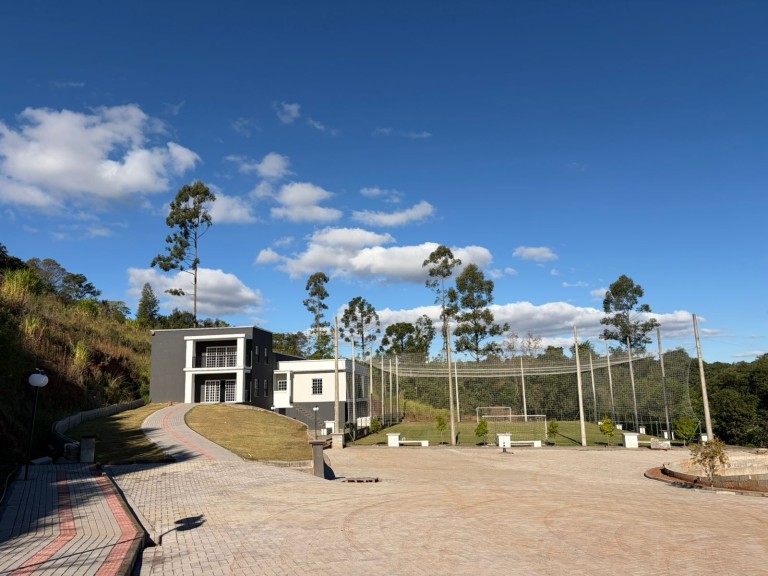 TERRENO EM CONDOMÍNIO RESIDENCIAL DE 459 M²
