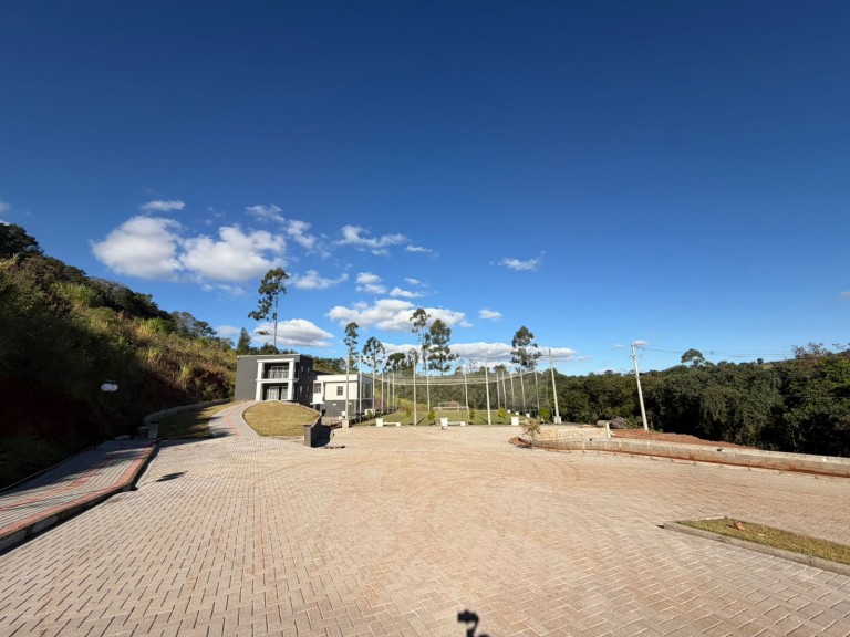 TERRENO EM CONDOMÍNIO RESIDENCIAL DE 459 M²