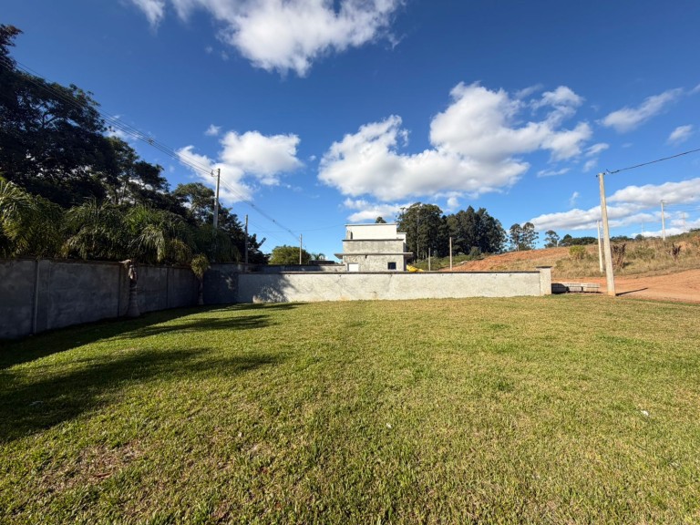 TERRENO EM CONDOMÍNIO RESIDENCIAL DE 459 M²