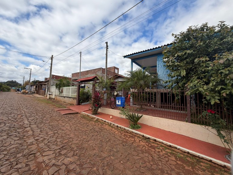 CASA DE 95,5 M² EM CONSTANTINA-RS