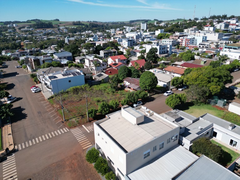 EDIFÍCIO DE 440 M² NO CENTRO DE CONSTANTINA-RS