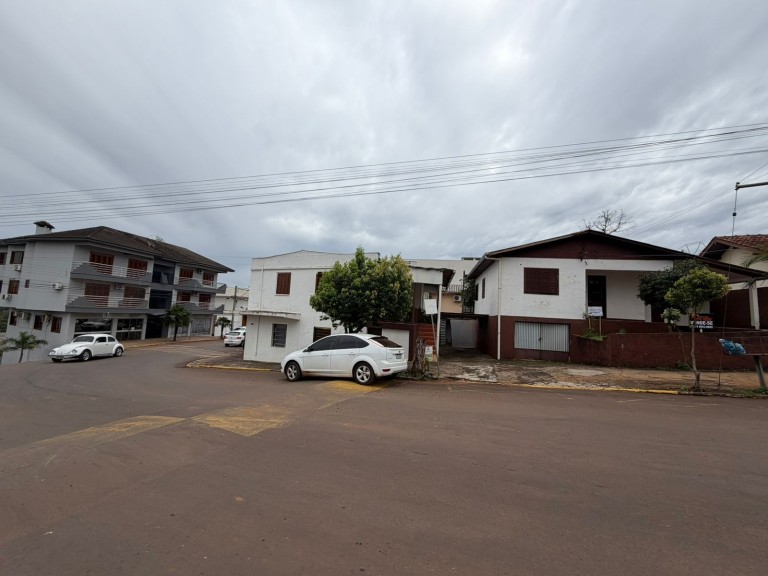 PRÉDIO DE 258 M² NO CENTRO DE CONSTANTINA-RS